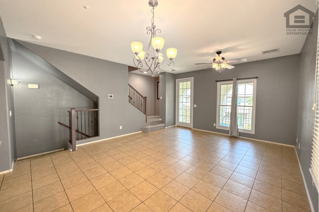 Building Photo - 3Bed/2.5Bath Three-Story Townhouse in Vistancia! Ready for Immediate Move-In! – 2 CAR GARAGE!