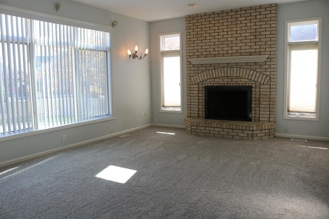 Building Photo - 9939 Sequoia Ln