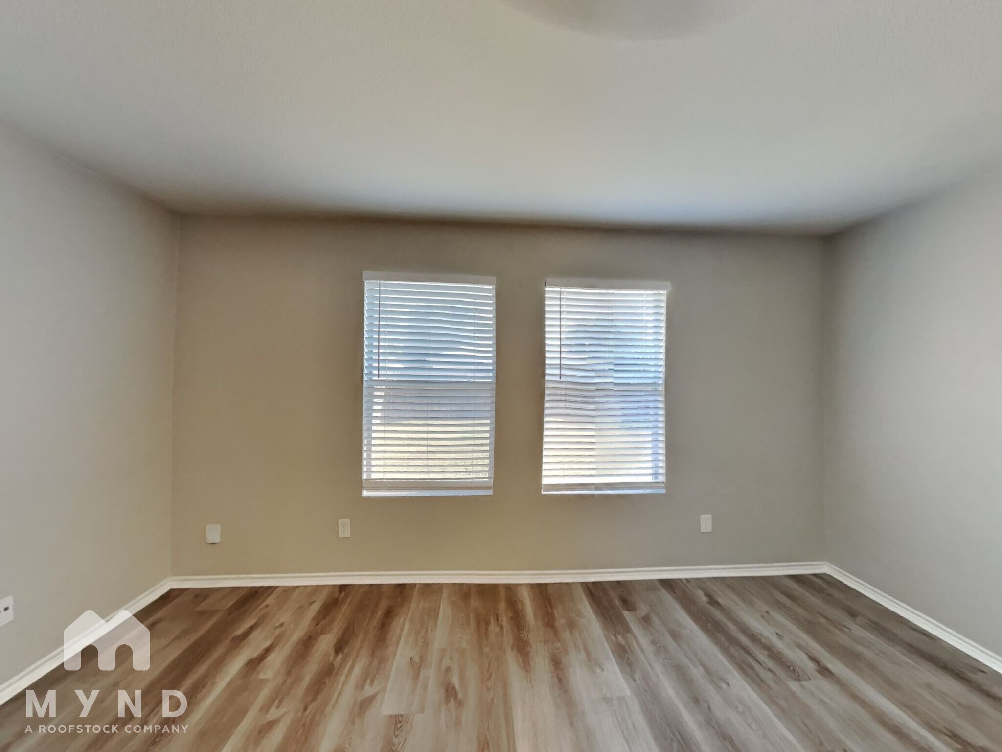 Building Photo - 1157 Boxwood Dr