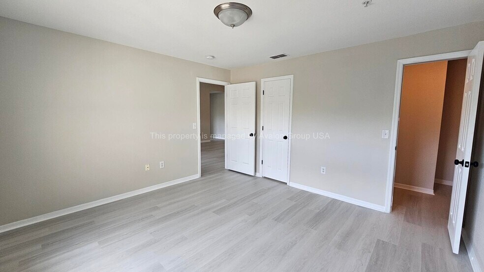 Building Photo - 7800 Point Meadows Dr