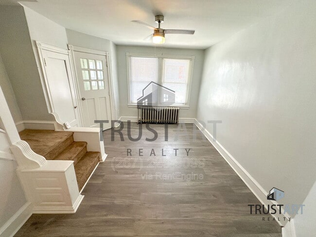 Building Photo - 217 Sulis St