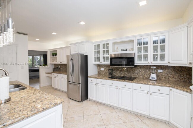 Building Photo - 413 Tamarind Dr