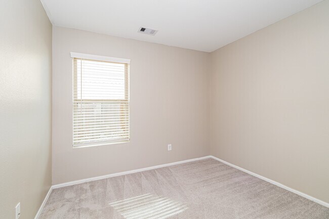 Building Photo - 4122 Saw Mill Peak Ln