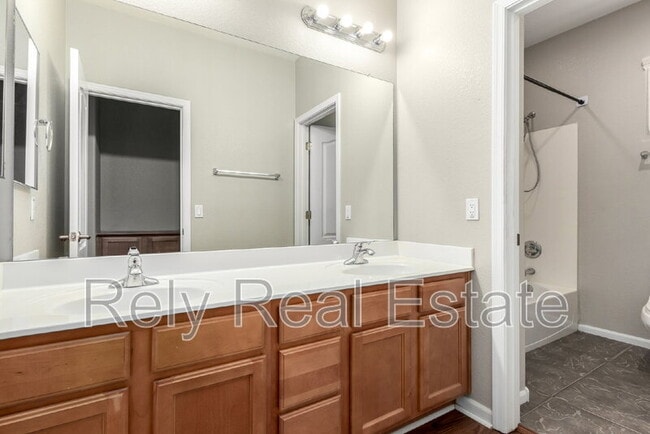 Building Photo - 13550 W Cypress St