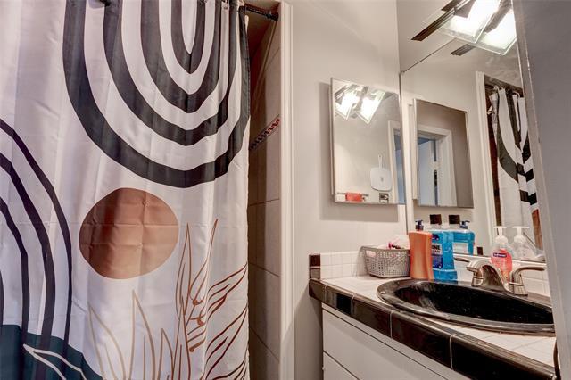 Building Photo - 5150 Amesbury Dr