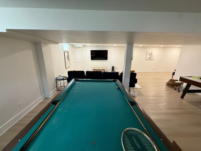 Building Photo - Large House in Cherry Hill East for Rent
