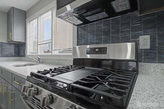 Building Photo - 61 N Main St