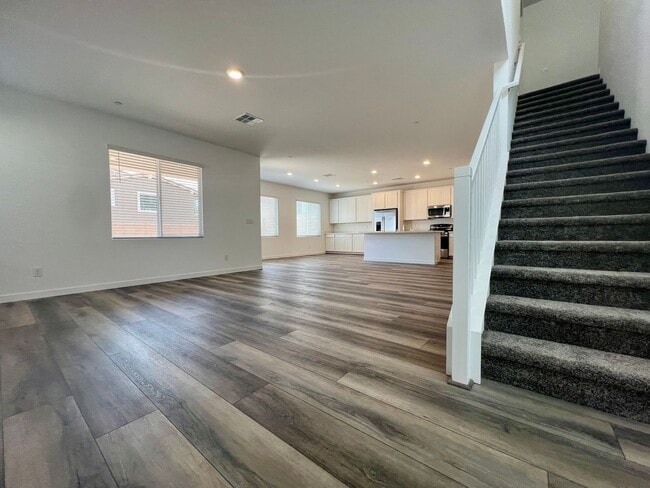 Building Photo - Stunning Newly Built 4-Bedroom, 3-Bathroom Home in Henderson