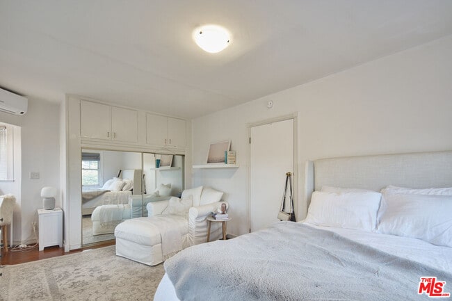 Building Photo - 453 Rialto Ave