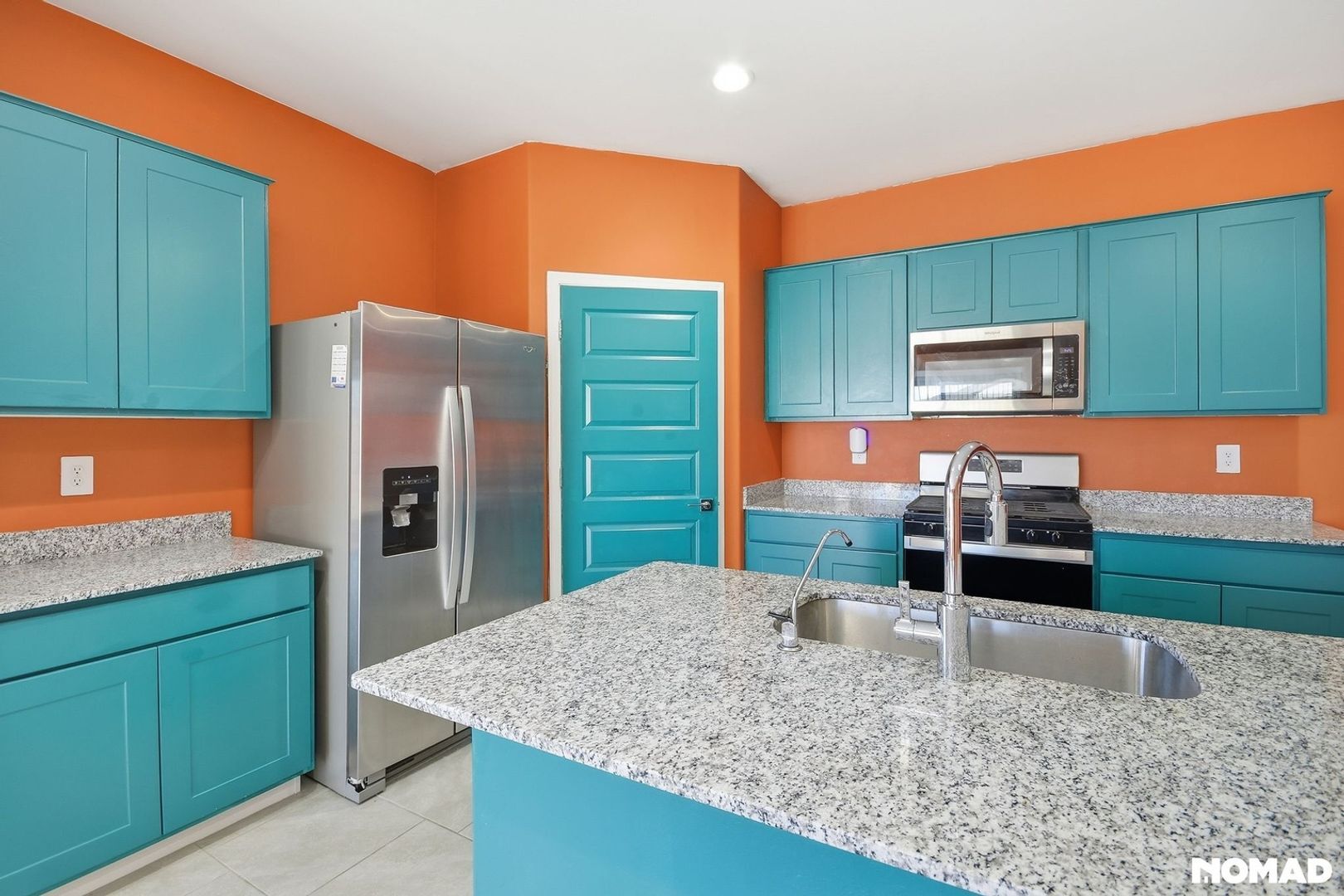 Building Photo - 558 W Woodward St