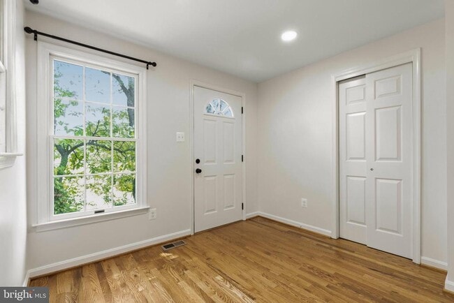 Building Photo - 1801 S Glebe Rd