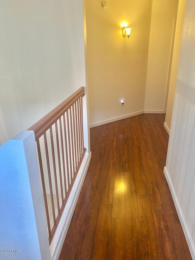Building Photo - 7631 W Cinnabar Ave