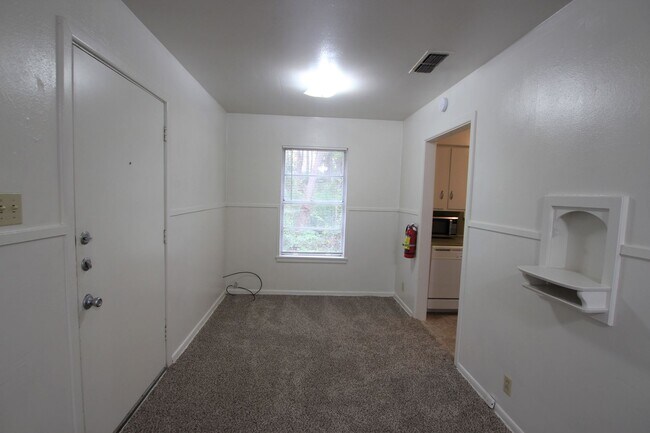 Building Photo - Coming Soon! 1 Bedroom, 1 Bathroom Apartment in Tyler!