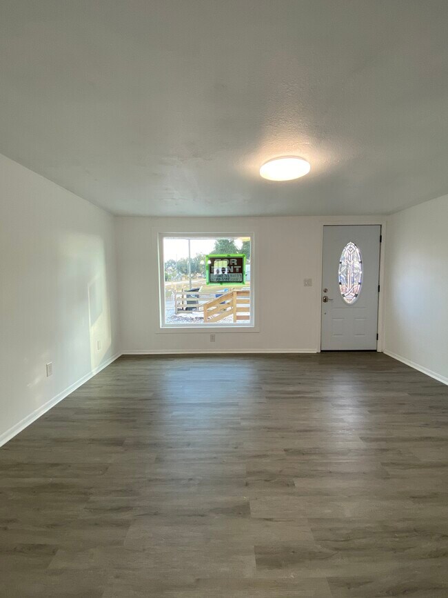 Building Photo - 12120 71st St E