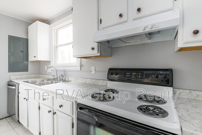 Building Photo - 6605 Horsepen Rd