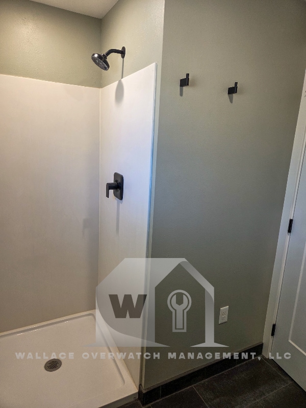 Building Photo - 108 3rd Ave E