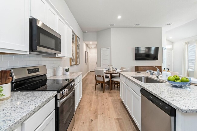 Building Photo - Brand New Amanda Park Townhome | 3 Bed, Private Yard & Modern Finishes