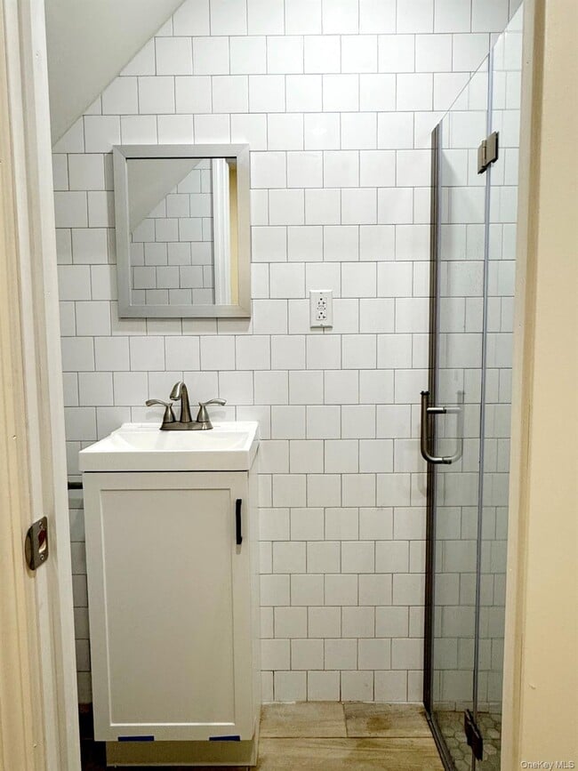 Building Photo - 68-11 Dartmouth St