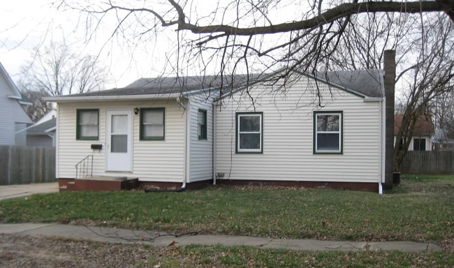 Primary Photo - 11 N Seymour St