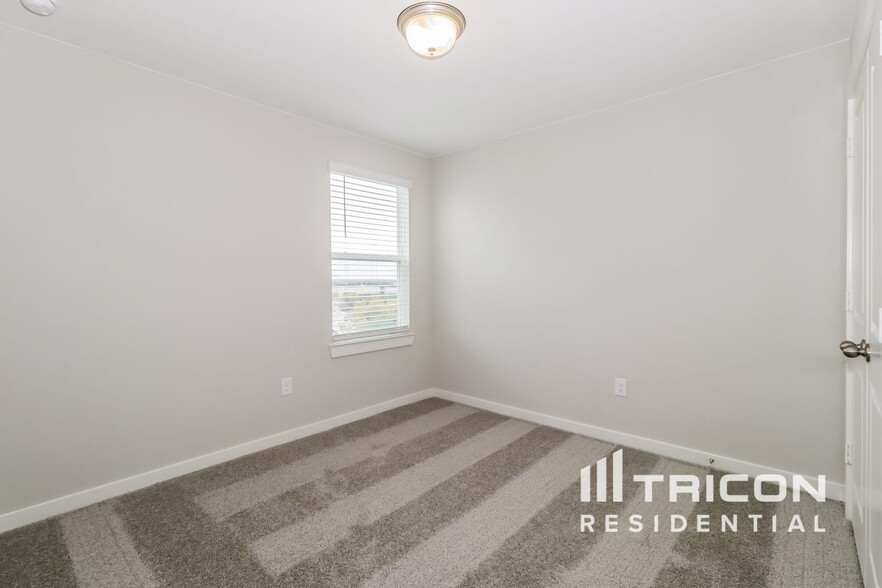 Building Photo - 609 Raglands Rd