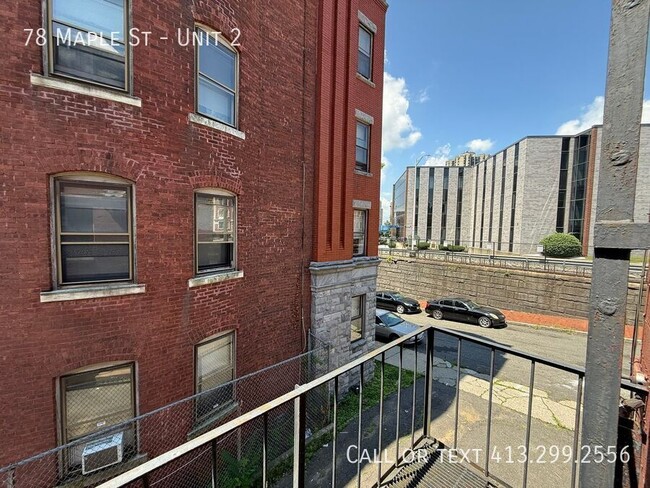 Building Photo - 78 Maple St