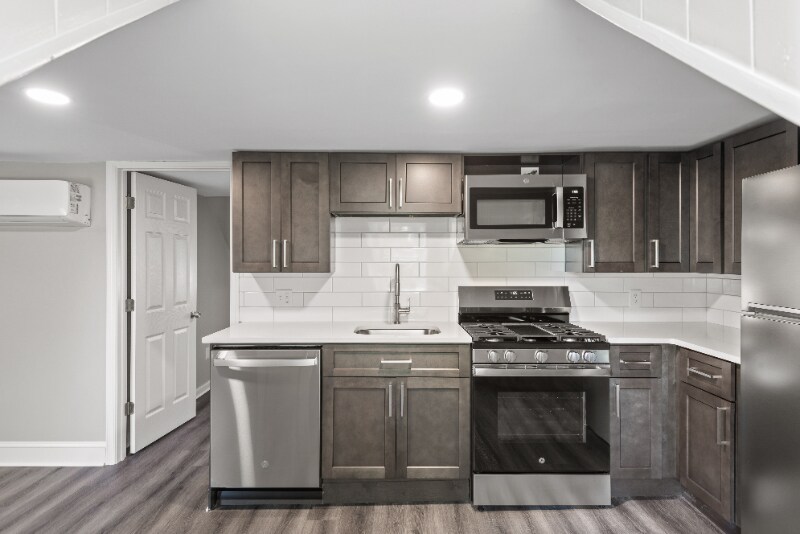 Primary Photo - 249 N Mulberry St