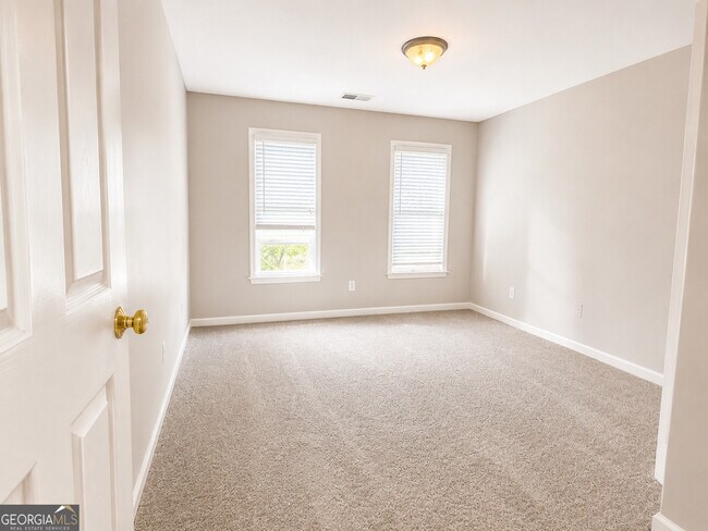 Building Photo - 3391 Fieldwood Dr SE