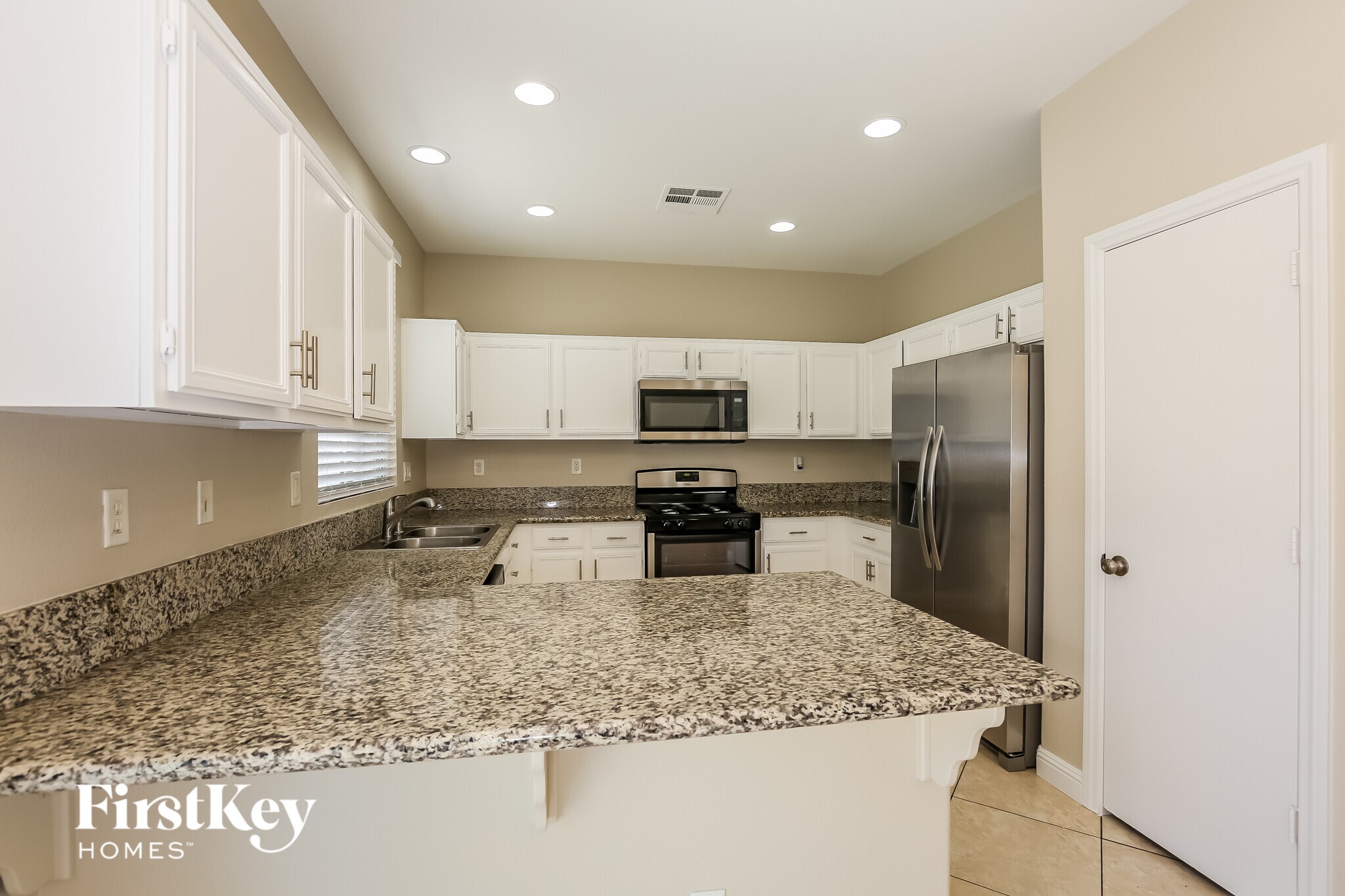 Building Photo - 1828 W Hammer Ln