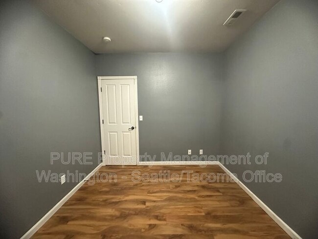 Building Photo - 2327 S I St