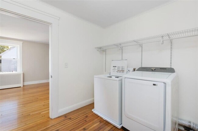 Building Photo - 3461 Kingstown Rd