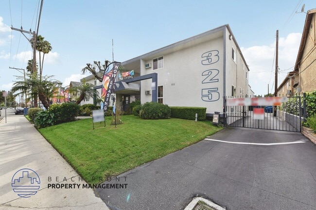 Building Photo - 325 S. Almansor