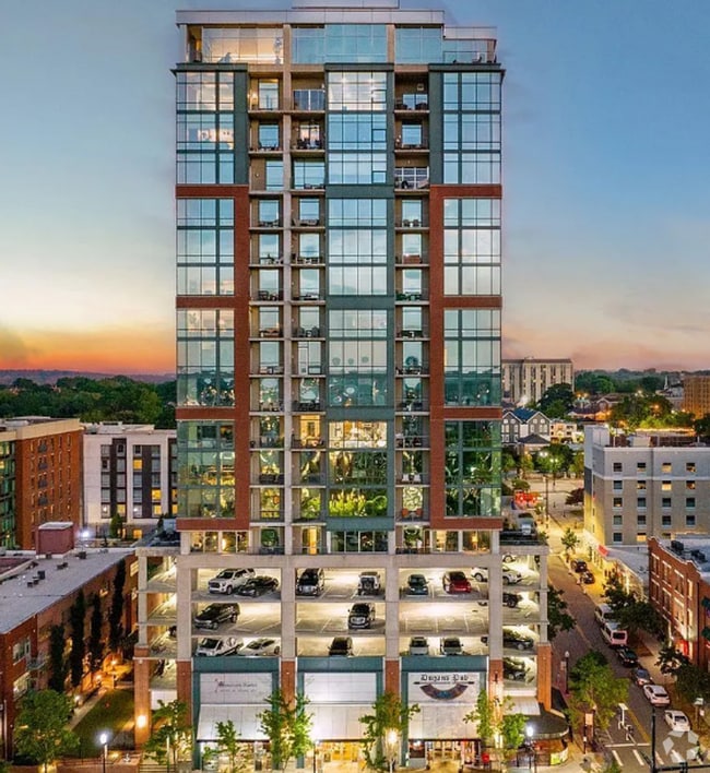 Building Photo - River Market Tower - Unit 1407