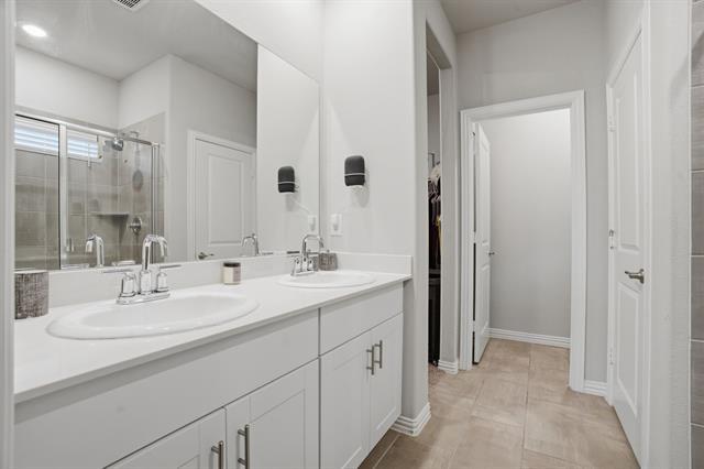 Building Photo - 5005 Emerald Hl Dr