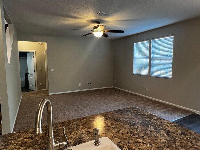 Building Photo - 5BR/3BA $2400 Monthly Rent AND One Month Free Rent!