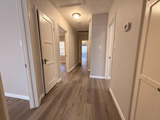 Building Photo - 2nd St., 829-831