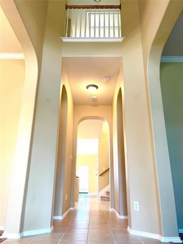 Building Photo - 11490 La Grange Dr