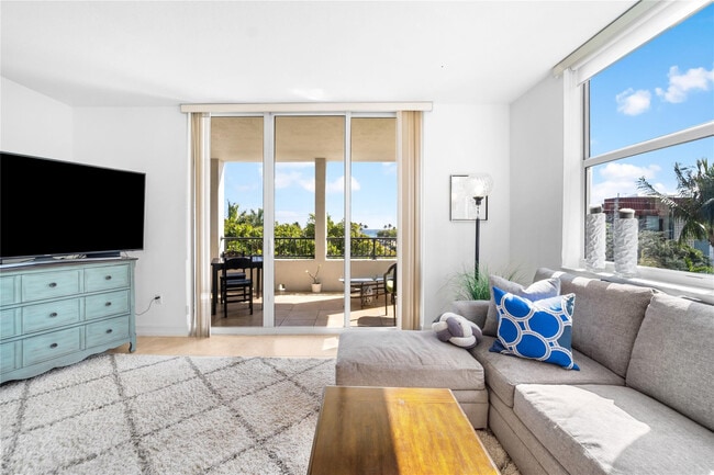 Building Photo - 101 SE 20th Ave