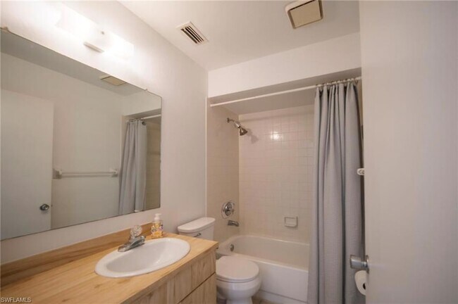 Building Photo - 3706 SE 10th Ave