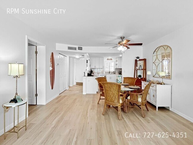 Building Photo - 4775 Cove Cir