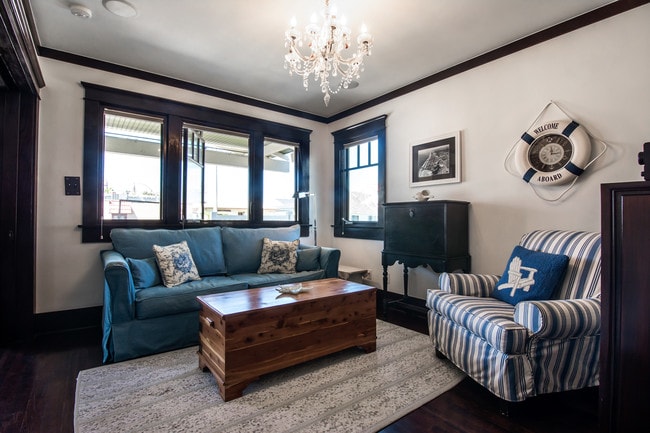 Convertible sofa sleeper - 312 Manhattan Ave