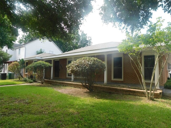 Building Photo - 2317 Dorrington St