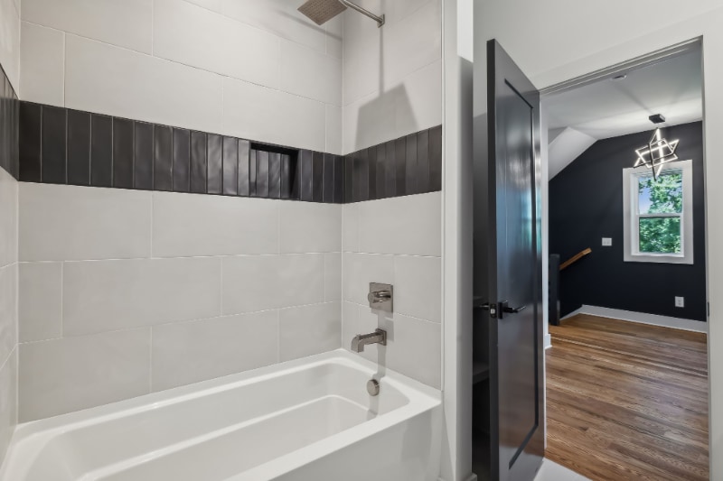 Building Photo - 1300 Edgehill Ave