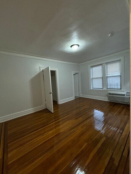 24 S Grove St C4 - 82 S Grove St