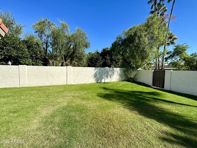 Building Photo - 8601 E Irish Hunter Trail