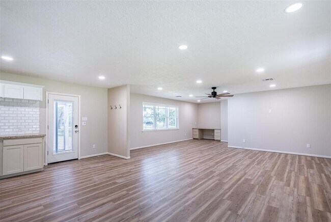 Building Photo - 3901 FM109