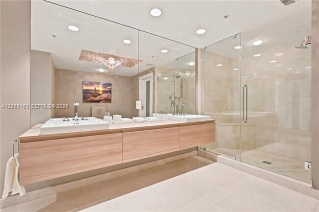 Building Photo - 17301 Biscayne Blvd