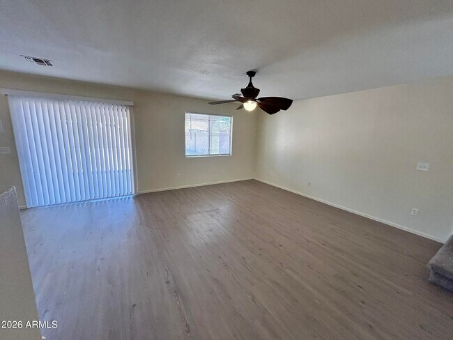 Building Photo - 42406 W Sunland Dr