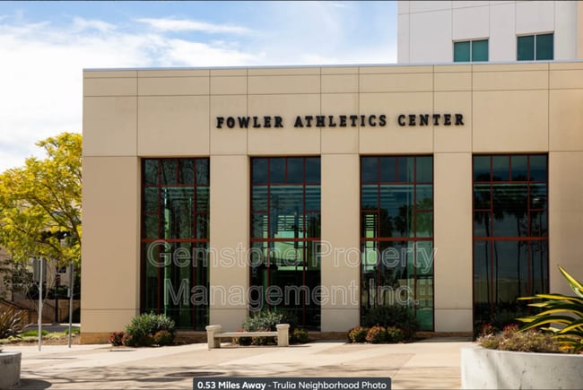 Building Photo - 5233 Countryside Dr