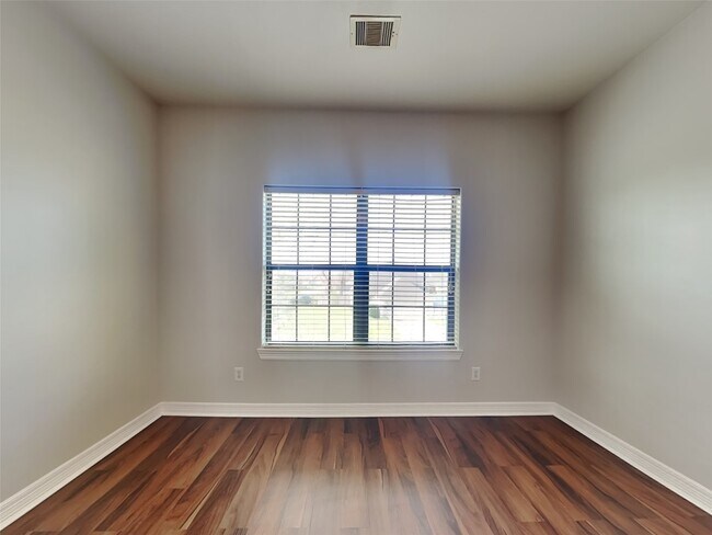 Building Photo - 4202 Alvin St