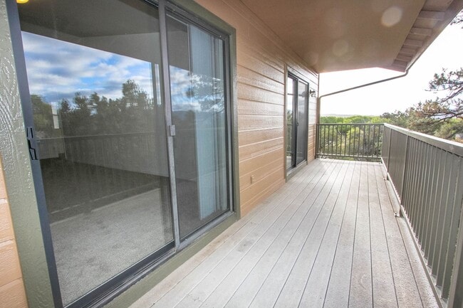 Building Photo - 3 bed 3 bath Townhome in Boulder Park